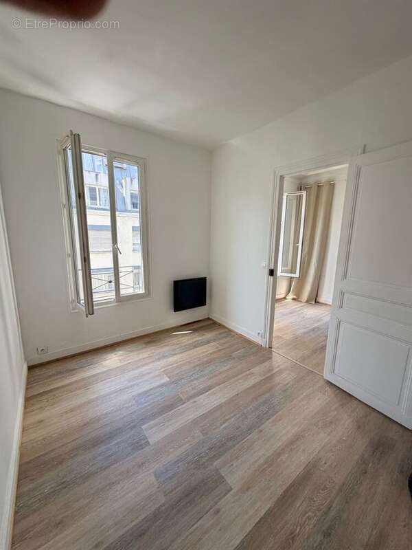 Portes de Paris XIX éme2 pièces refait à neuf - photo 3