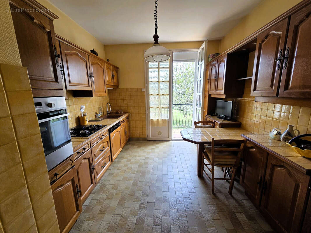 Maison 193 m² à Veyre-Monton  - photo 5