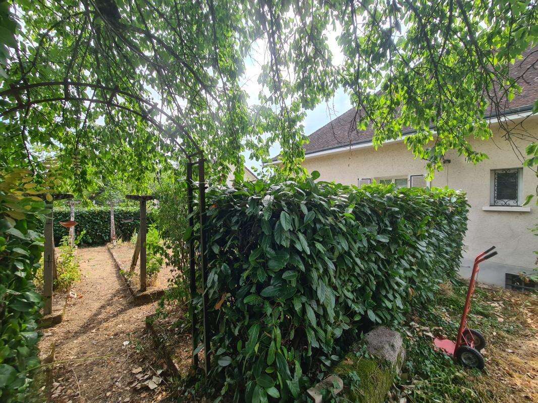 Maison de plain-pied, 5 pièces avec sous-sol total et terrain de 1 134 m² – Châteauneuf-la-Forêt - photo 18