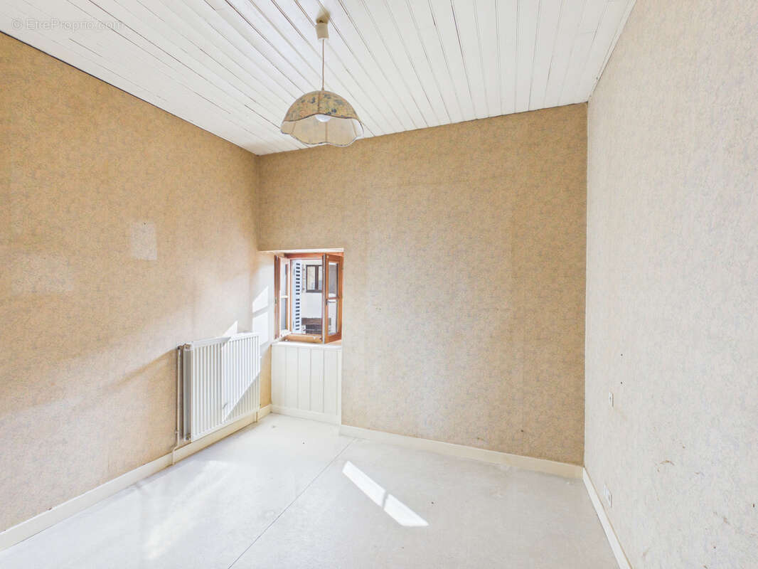 Maison à CRAPONNE-SUR-ARZON