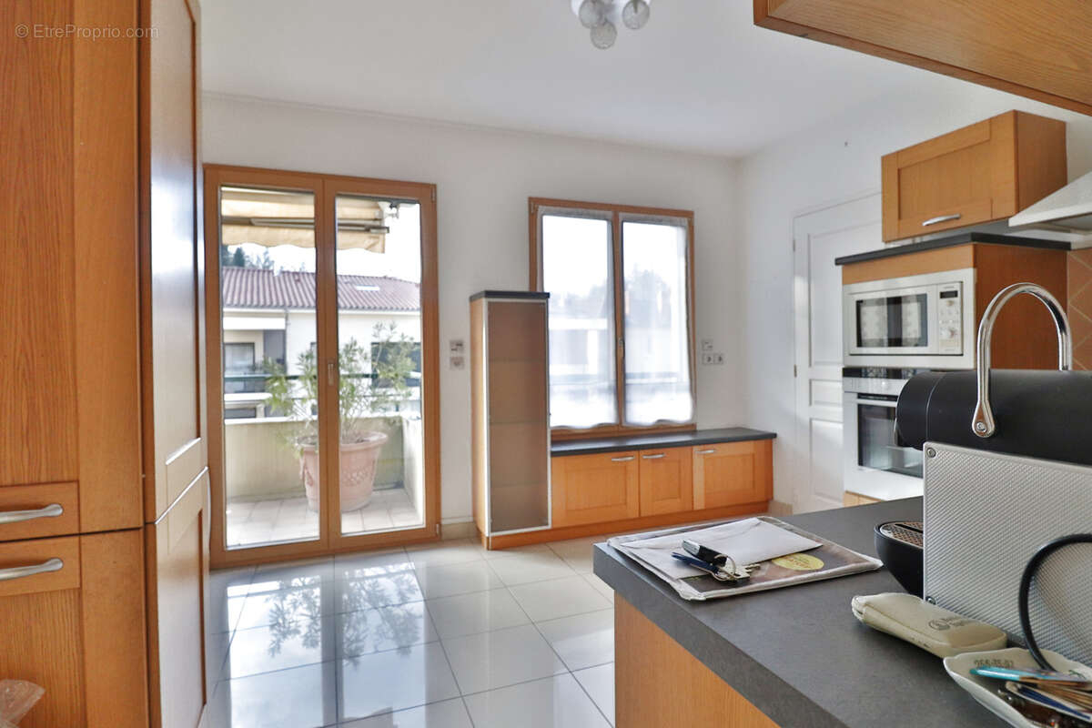 Appartement à CHARBONNIERES-LES-BAINS