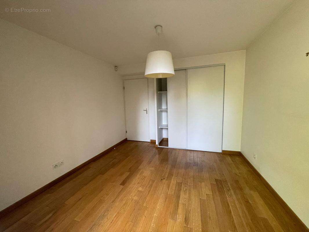 Appartement à MEYZIEU
