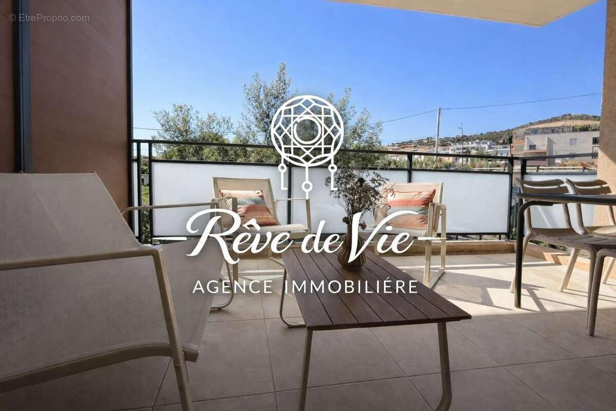 Appartement à BORMES-LES-MIMOSAS