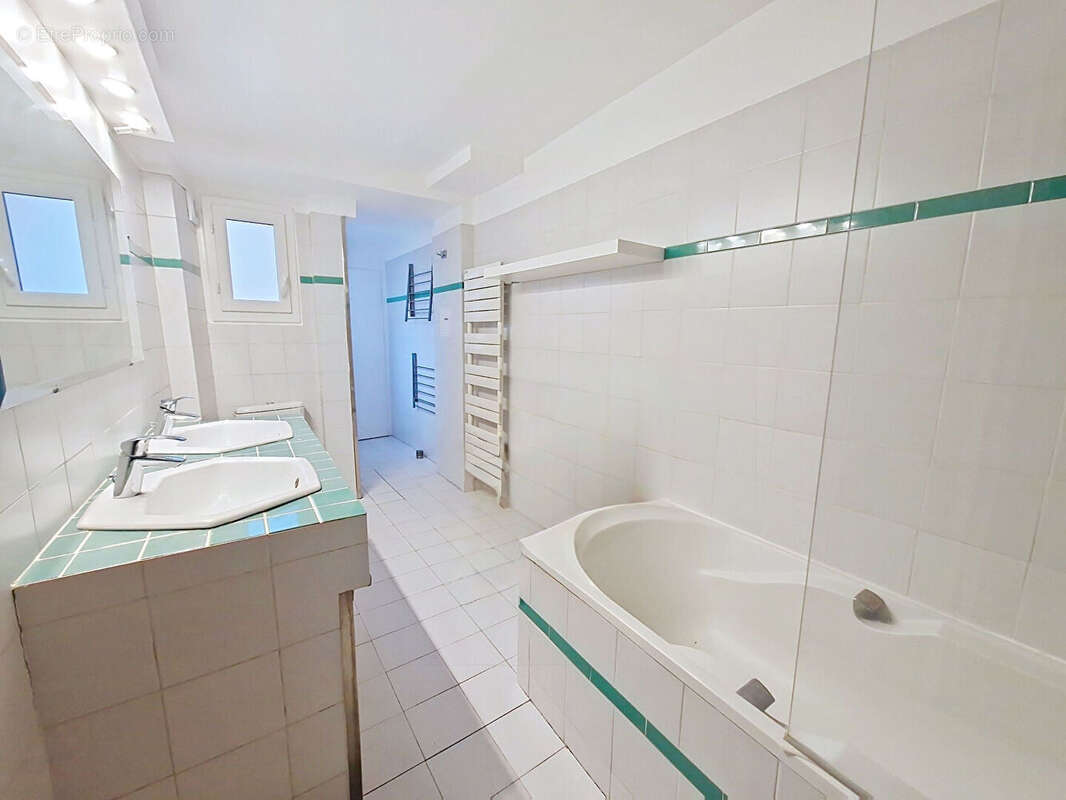 Appartement à PARIS-9E