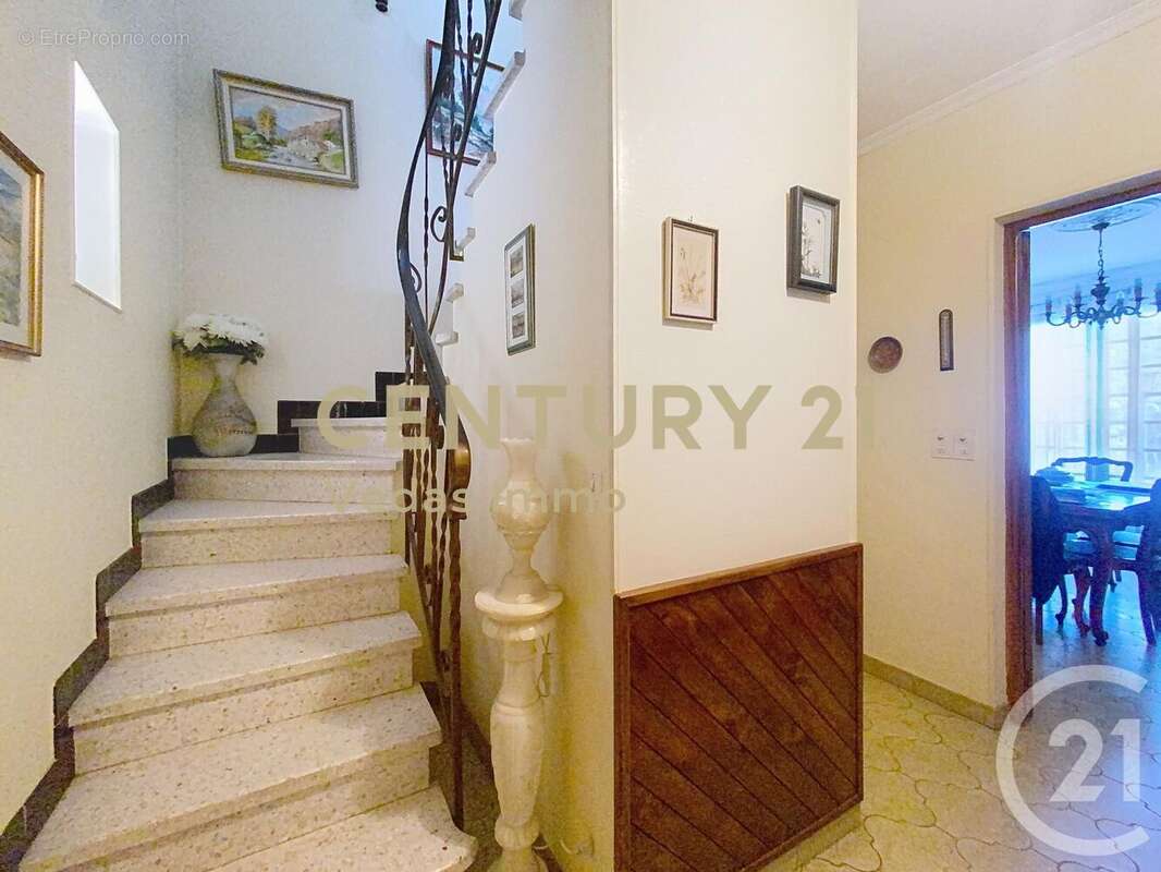 Maison à SAINT-JEAN-DE-VEDAS