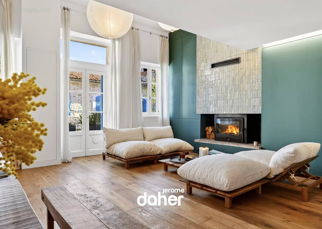 Appartement à MARSEILLE-6E