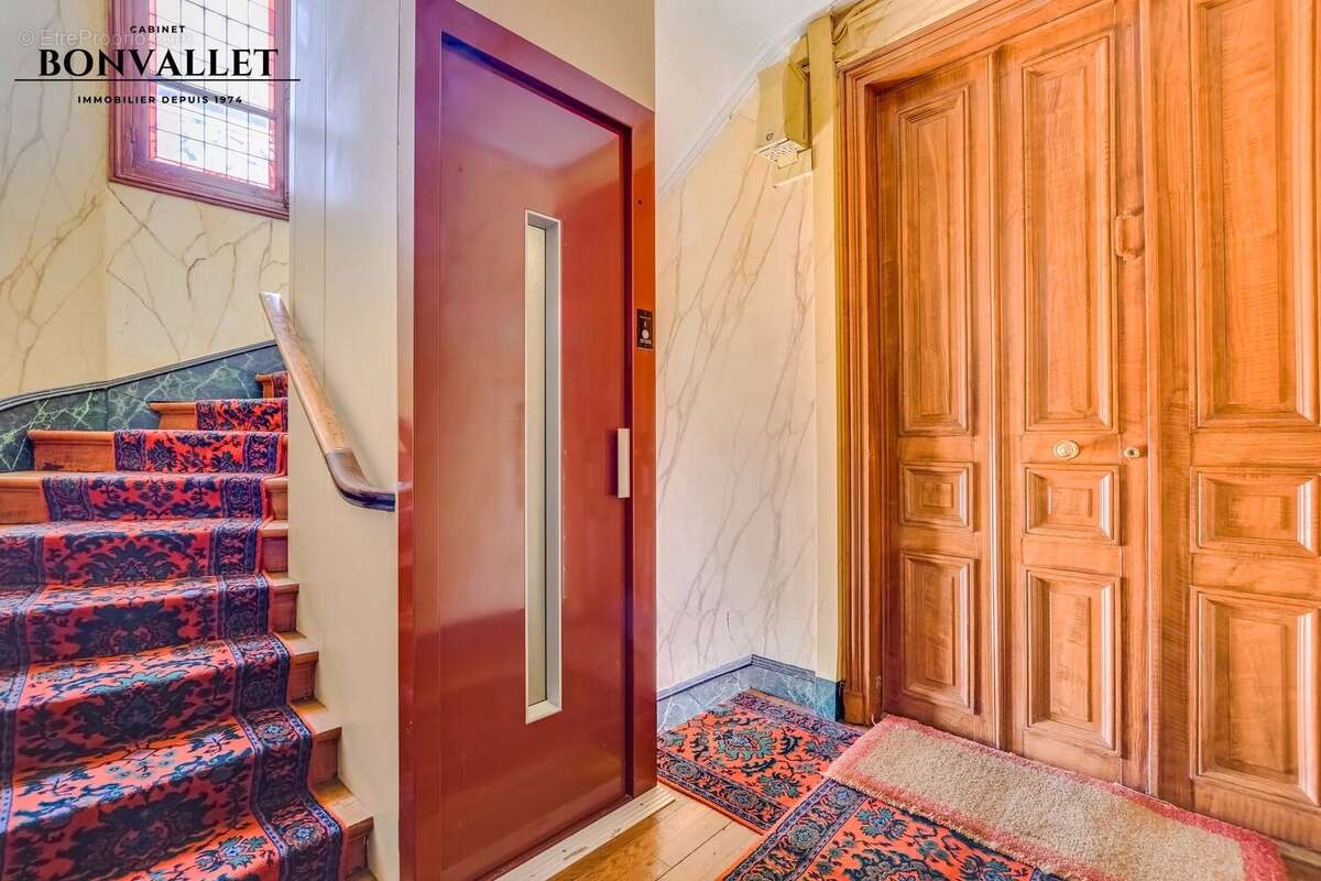 Appartement à PARIS-15E