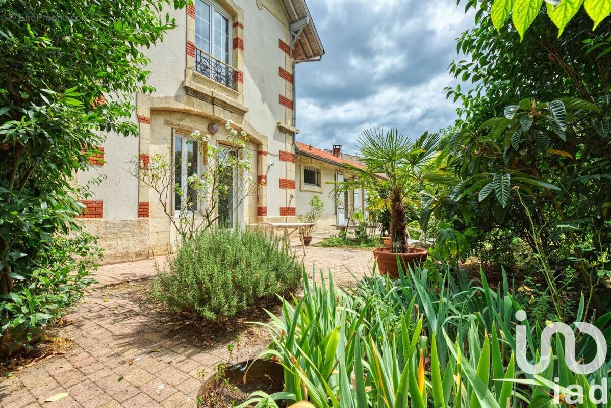 Photo 1 - Maison à CENON