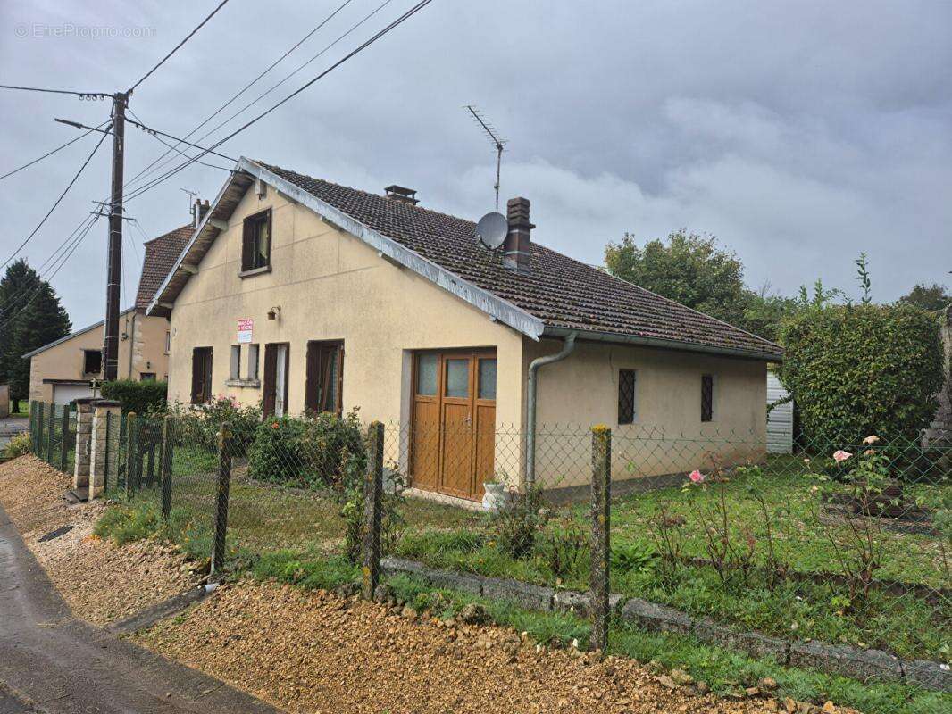 Maison à FERRIERES-LES-RAY