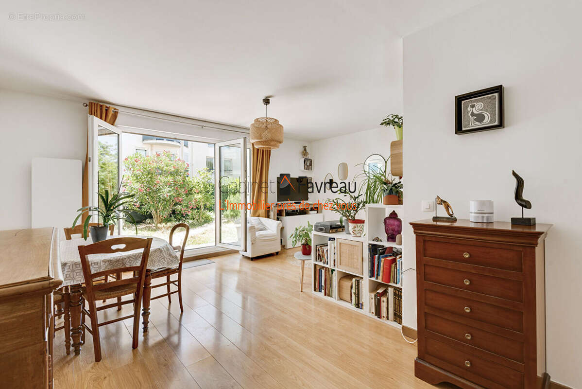 Appartement à L&#039;HAY-LES-ROSES