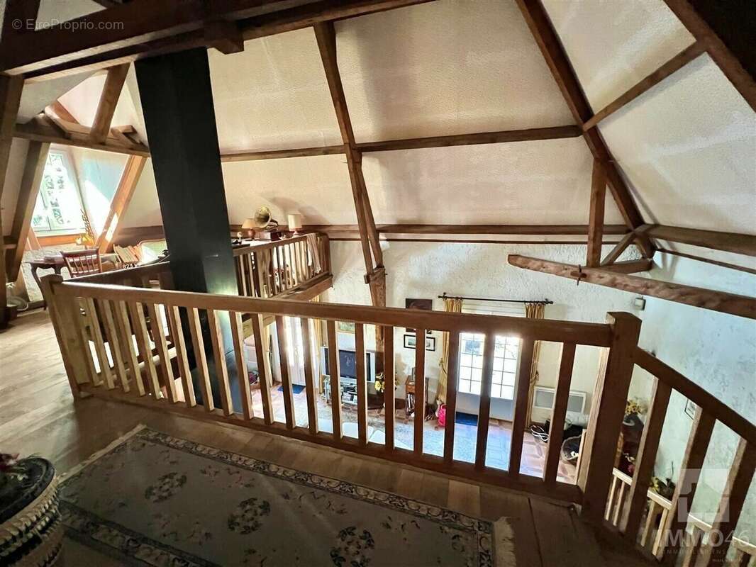 Maison 248 m² à Cahors  - photo 9