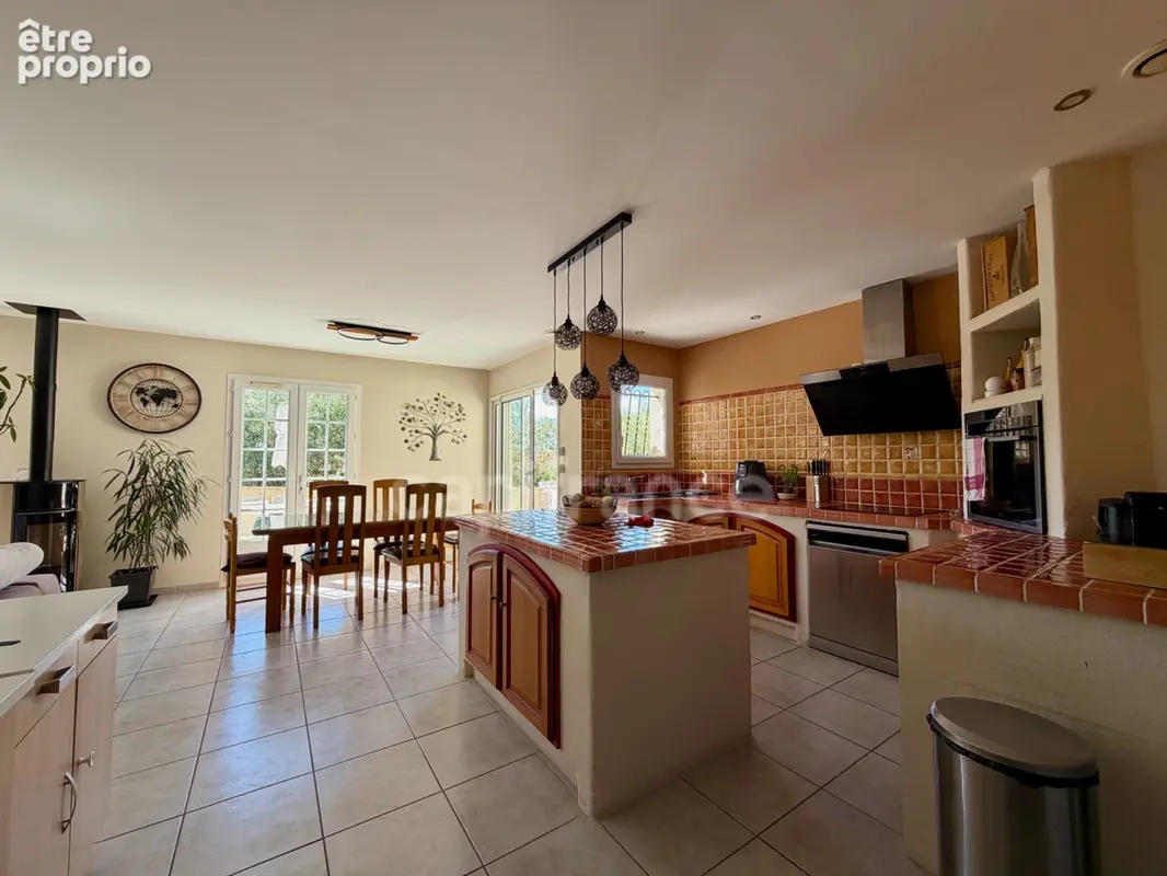 Loupian(34), à vendre maison plain-pied p5, surface totale 106 m2, 4 faces, terrain 618 m2, garage, piscine - photo 5