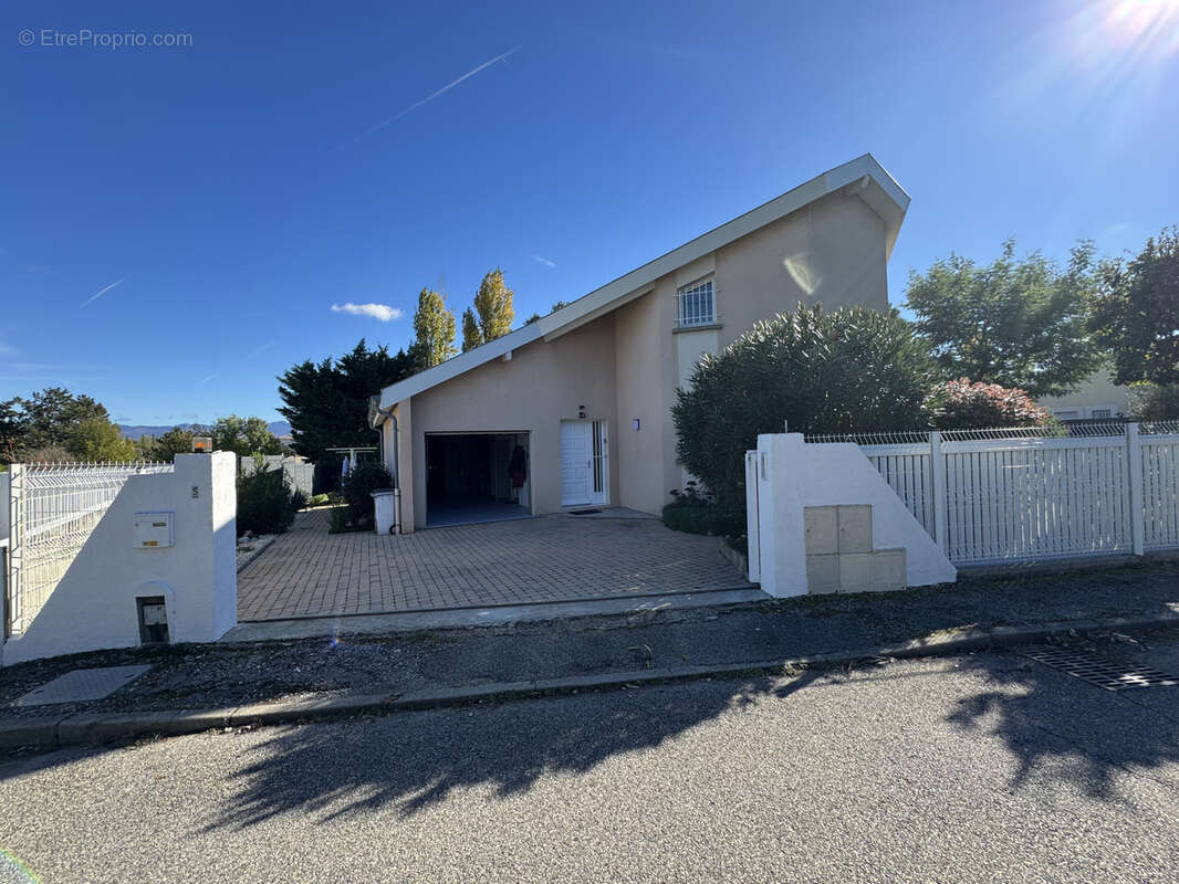 Maison à SAINT-MARCEL-LES-VALENCE