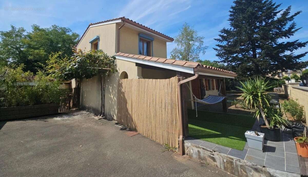 Maison à AUBIE-ET-ESPESSAS