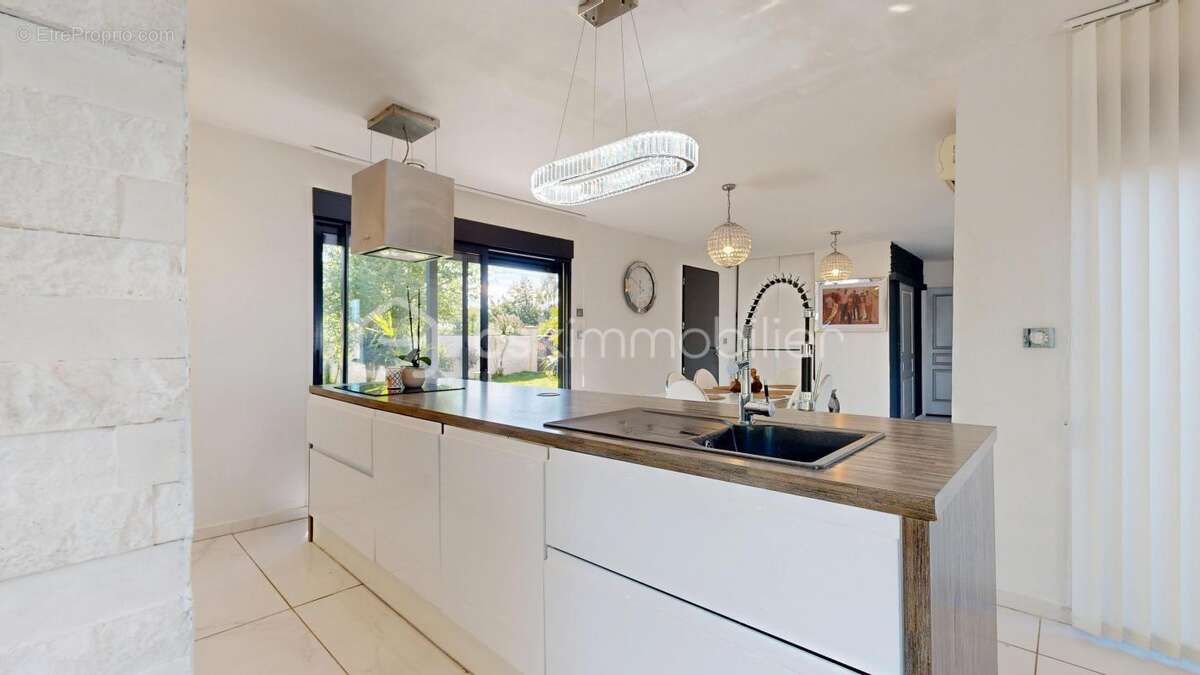 Maison à SAINT-GENCE