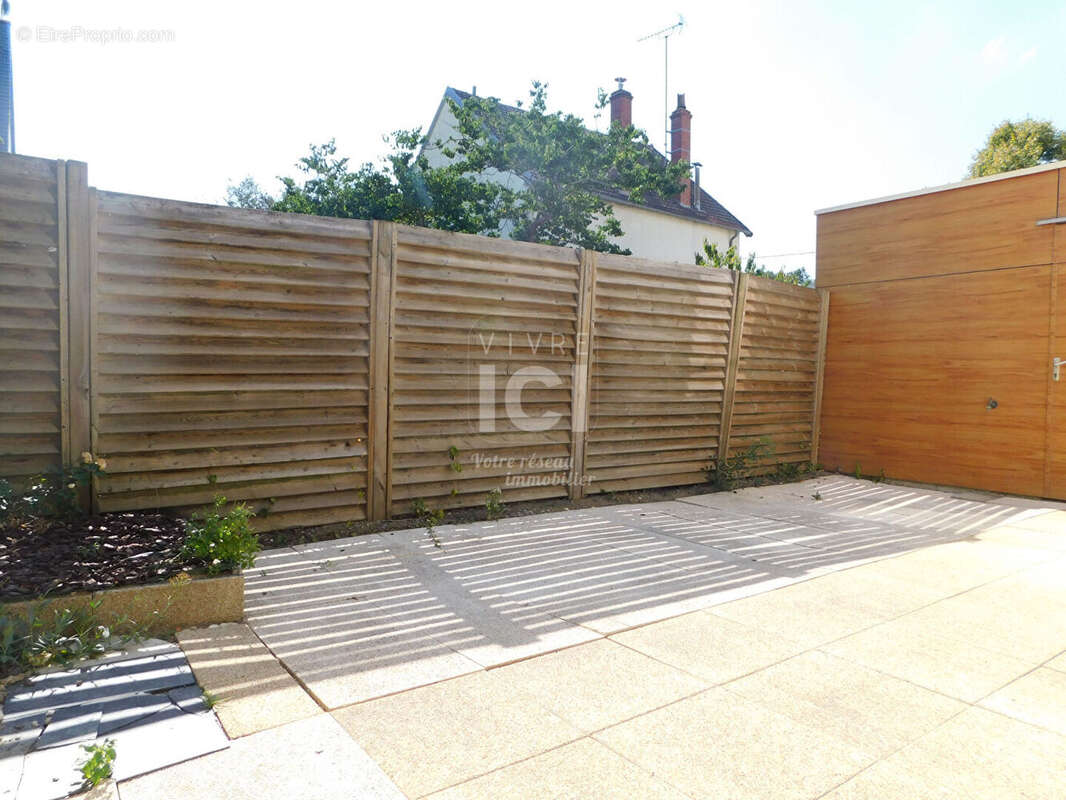 Maison Murs Erigne 86 m² - photo 14