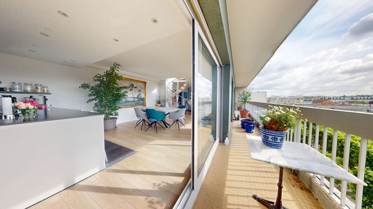 Appartement à SARTROUVILLE