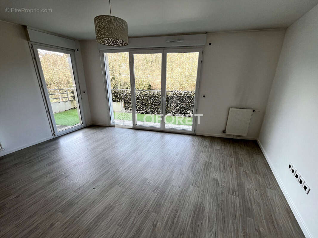 Appartement à HARDRICOURT