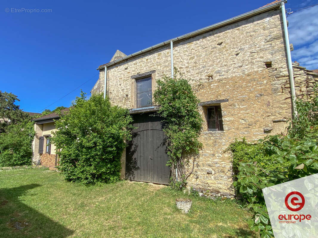 Maison à GIROLLES