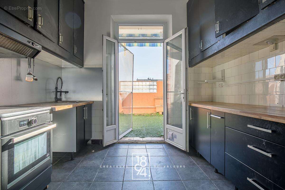 Appartement à MARSEILLE-5E