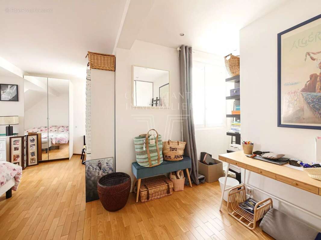 Appartement à PARIS-16E