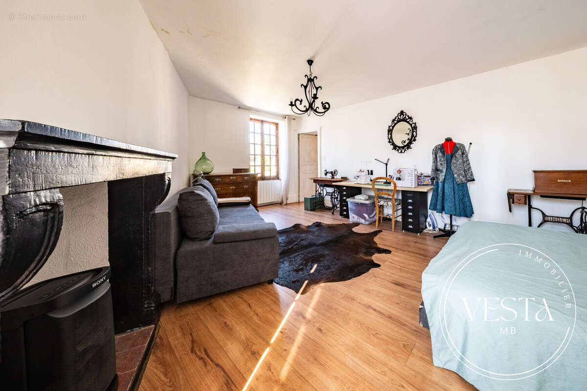 Maison 94 m² à Selongey  - photo 8