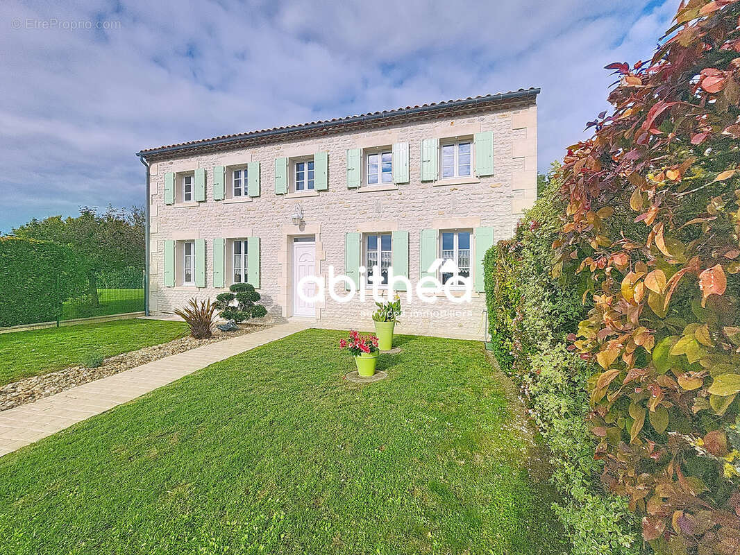 Maison à SAINT-GEORGES-DE-DIDONNE