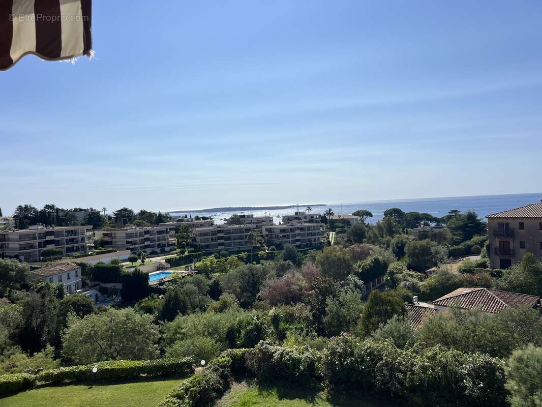 Terrasse Vue mer sur la baie de Cannes et les îles de Lerins - Appartement à CANNES