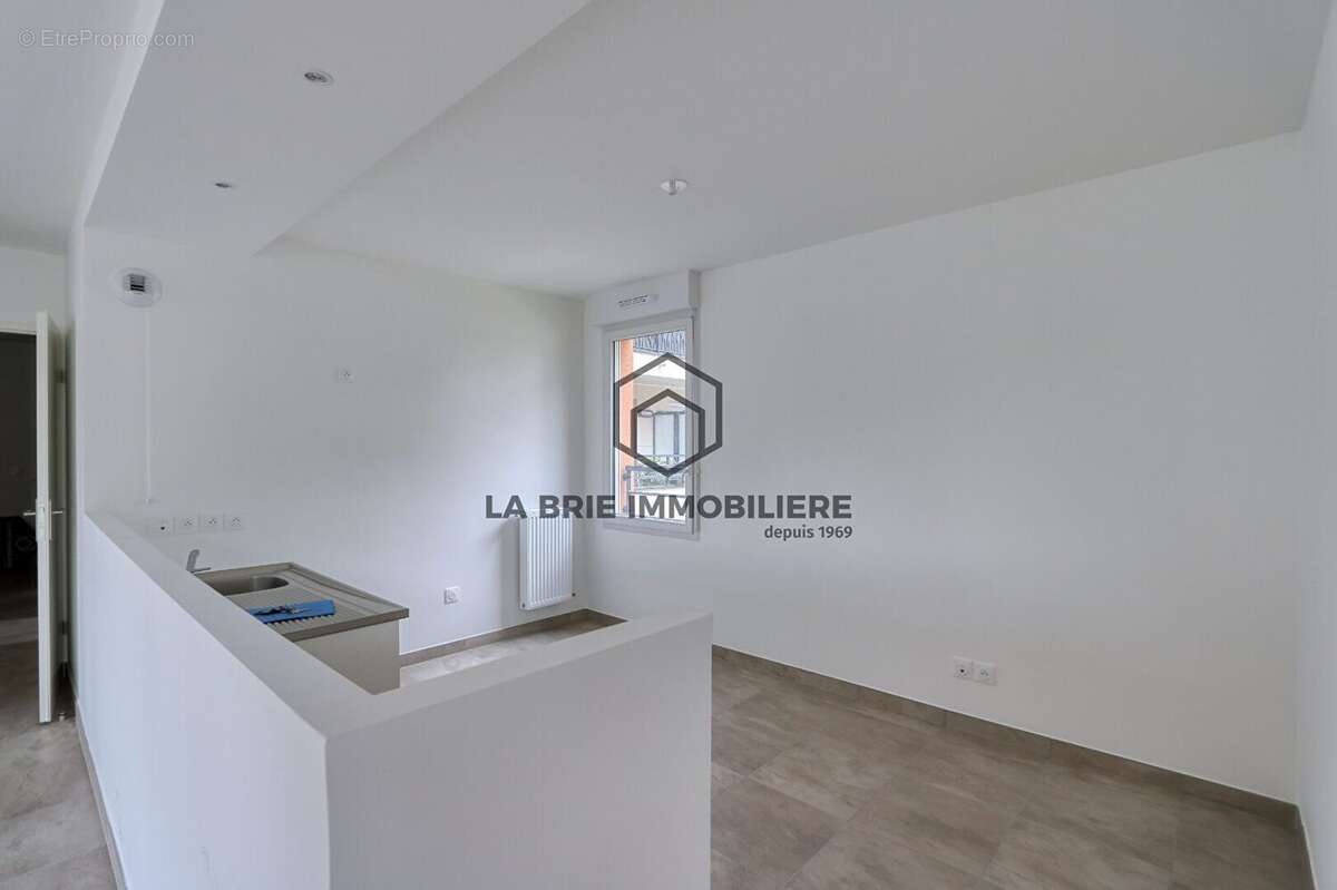 Appartement 4 pièces 70 m² à vendre à Emerainville (77184) - photo 5