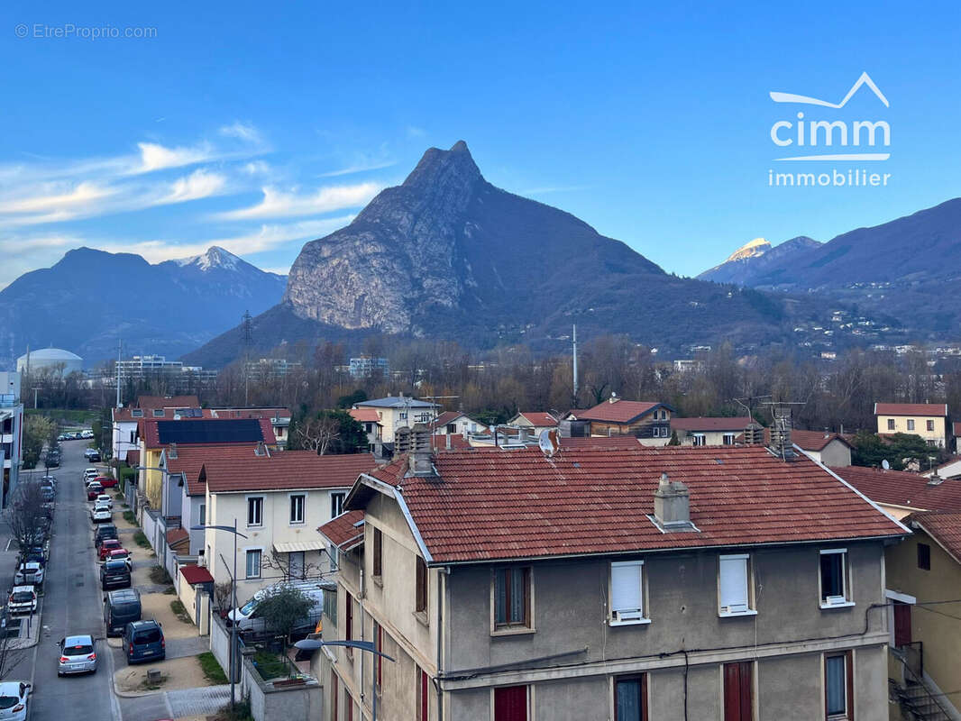 Appartement à FONTAINE