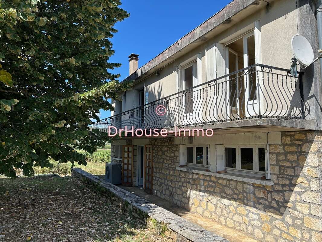 Maison à PUY-L&#039;EVEQUE