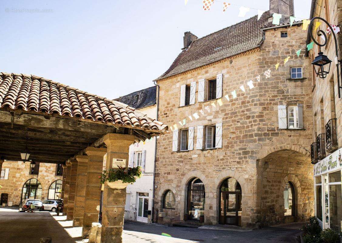 Maison à LACAPELLE-MARIVAL