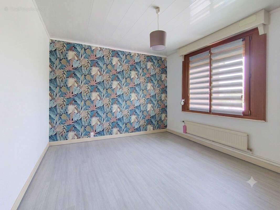 Semi-plain-pied semi-individuel à Roeulx 6 pièces,114 m², garage. - photo 11