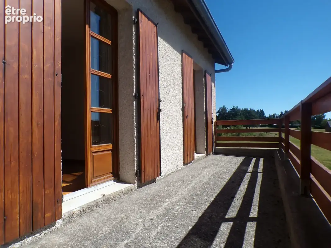 Maison avec grand terrain et vue dominante - photo 24