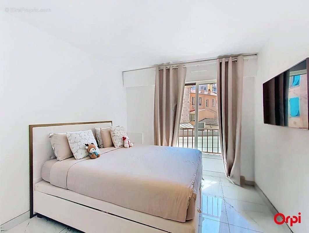 Appartement à ROQUEBRUNE-CAP-MARTIN