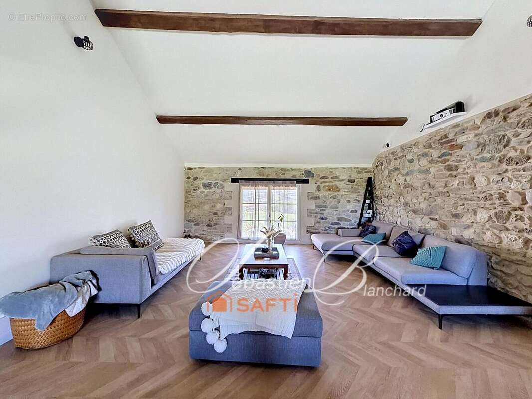 Maison 205 m² à Usinens  - photo 3