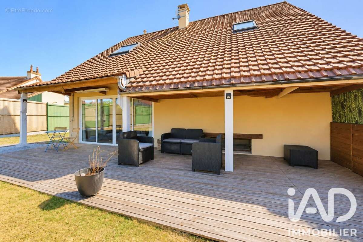 Maison 121 m² à Brette-Les-Pins  - photo 8