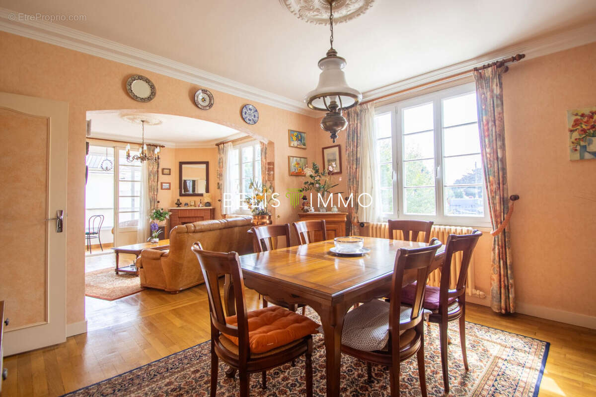 Maison à MONTLOUIS-SUR-LOIRE