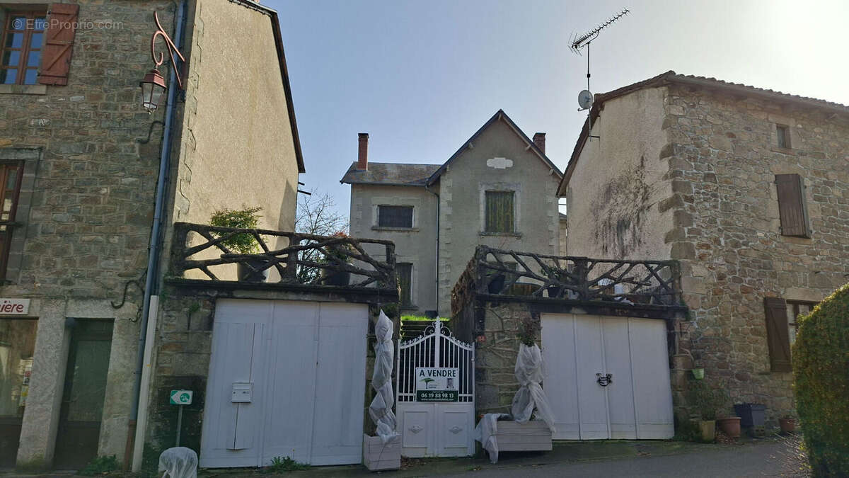Opportunitée au coeur du village médieval de Teyssieu - photo 12