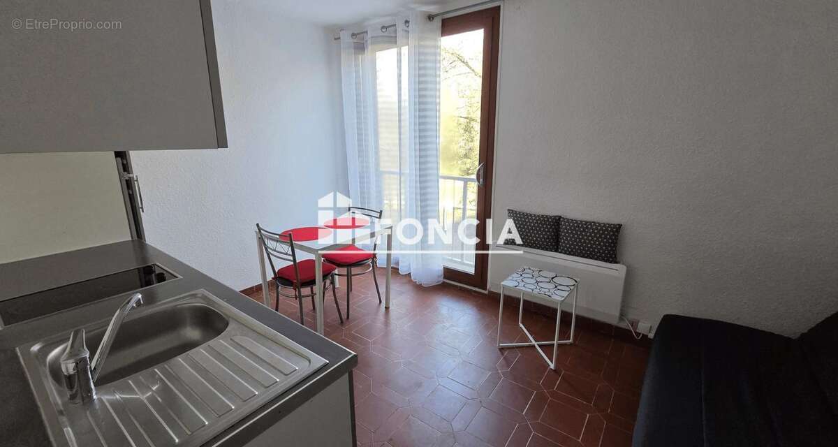 Appartement à GREOUX-LES-BAINS