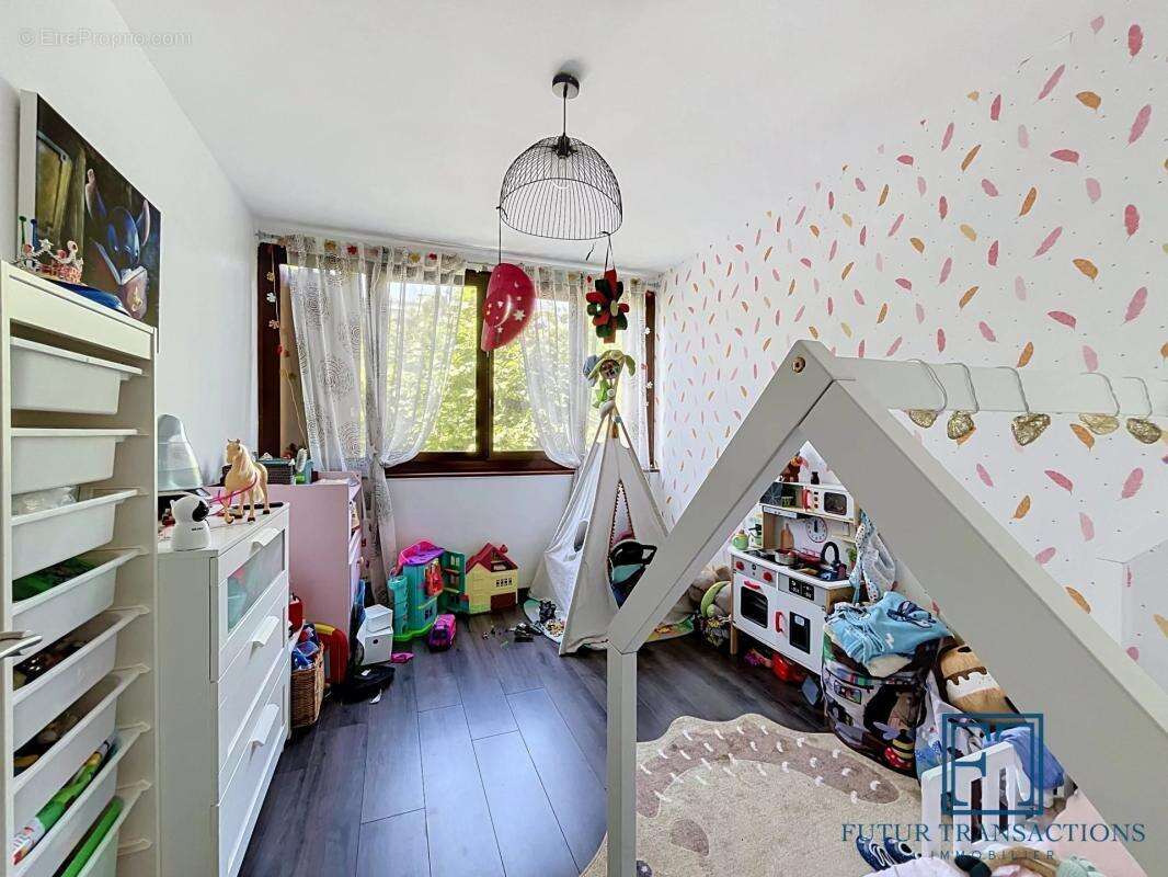 Appartement à FONTENAY-LE-FLEURY