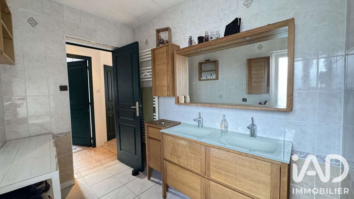 Maison 130 m² à Marnaz  - photo 8