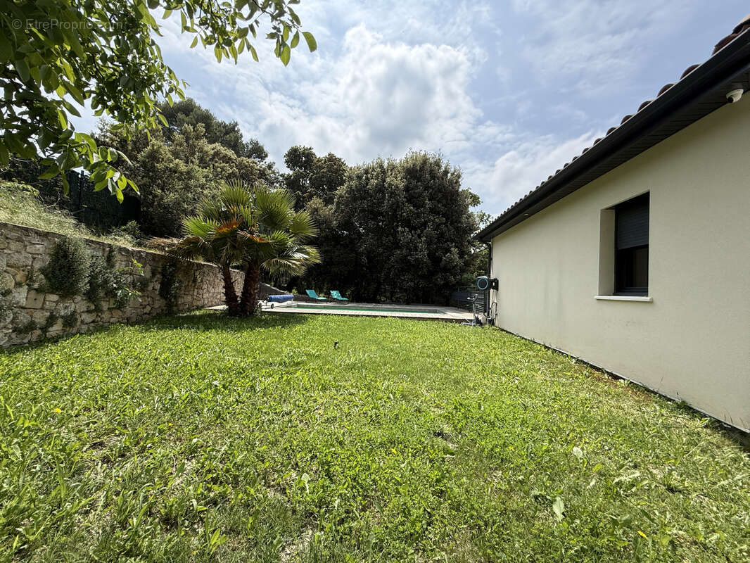 Maison à BOLLENE