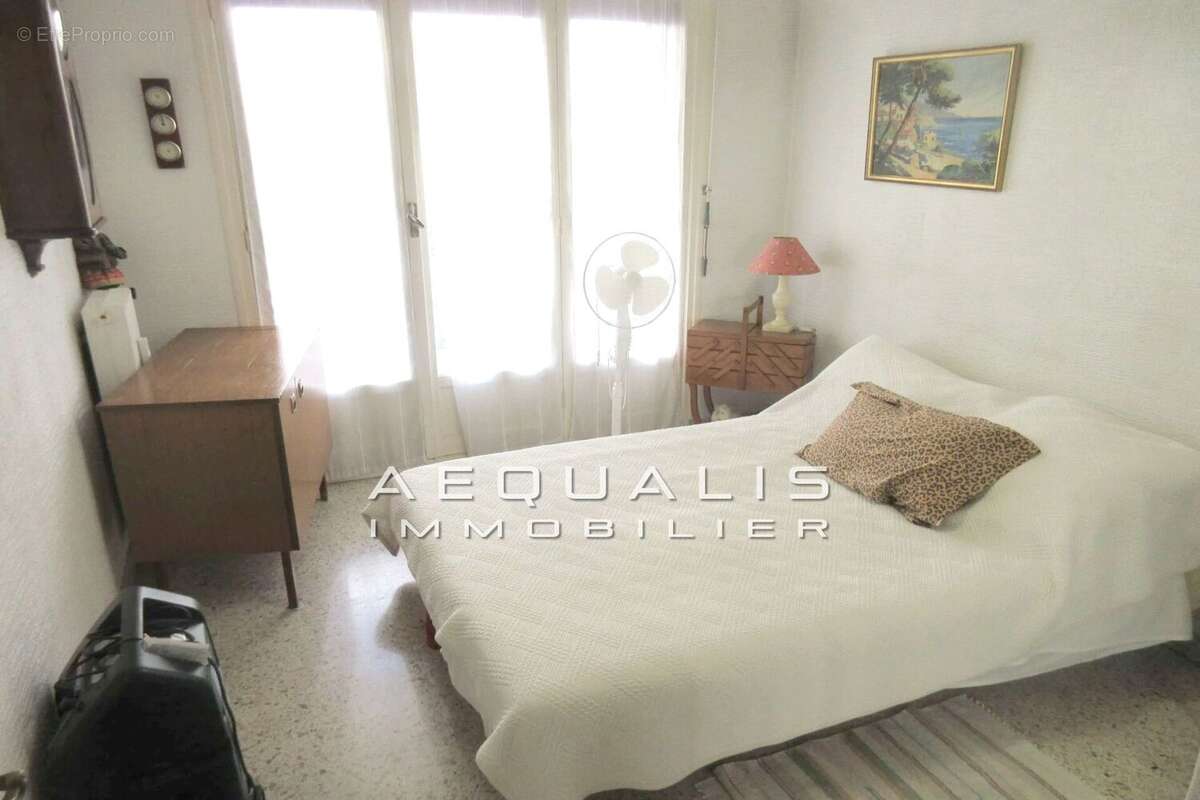 Appartement à SAINT-LAURENT-DU-VAR