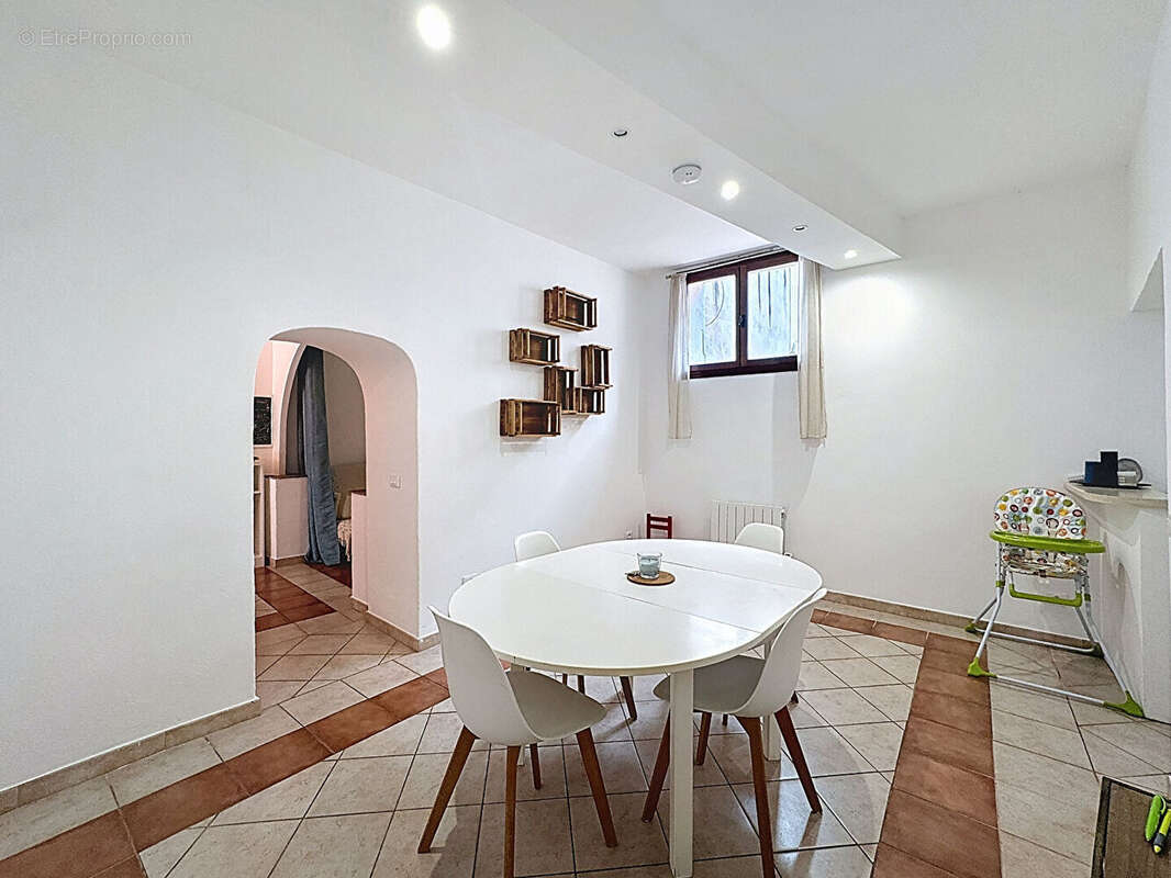 Appartement à ROQUEBRUNE-CAP-MARTIN