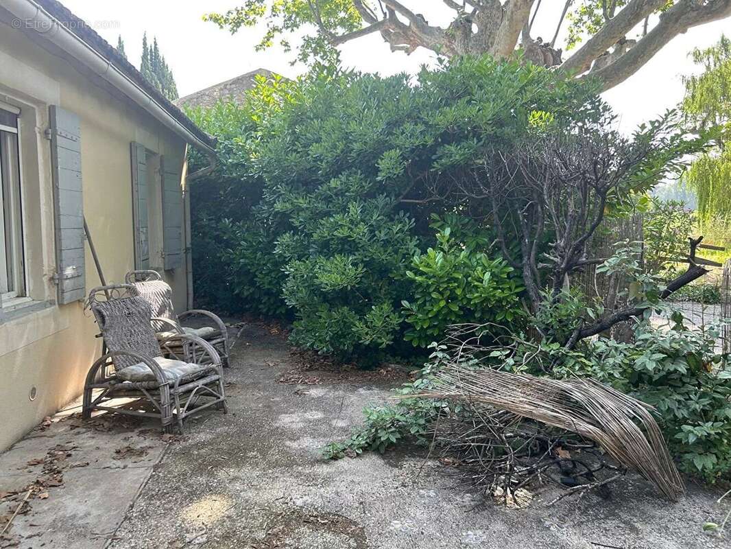 EXCLUSIVITE : Maison Saint Remy De Provence 57,5 m2 et une grange de 128m2 - photo 5