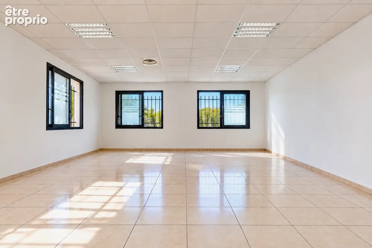 Bureaux - ZA La Jalassiere - Eguilles - 83m2 - photo 3