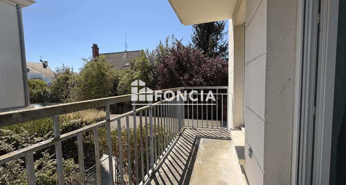 CORBEIL - 2 Pièces avec balcon et parking en sous-sol - photo 2