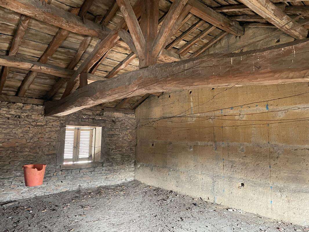 Appartement à PONT-DE-VEYLE