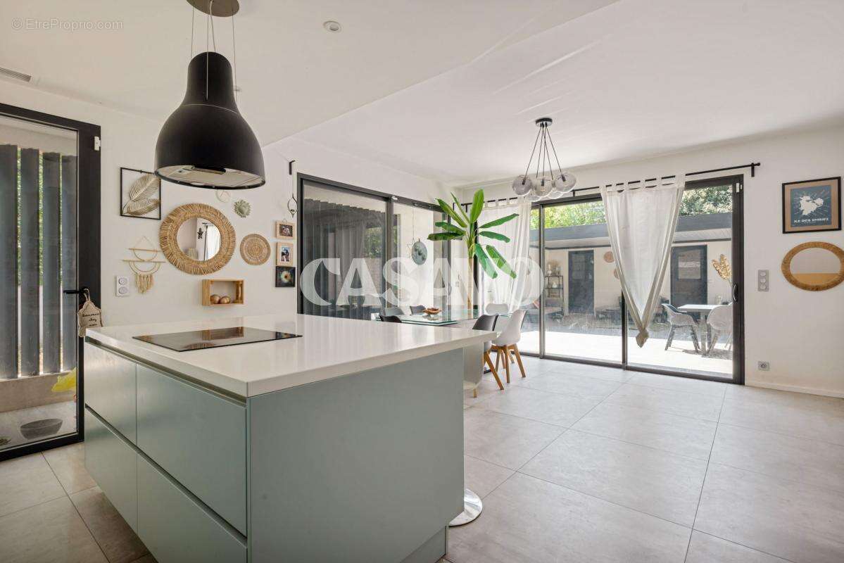 Maison à LE THOLONET